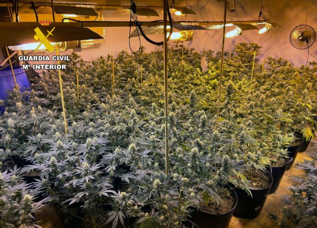 La Guardia Civil detiene a los presuntos autores de una veintena de robos en viviendas de Murcia y de Las Torres de Cotillas - 1, Foto 1