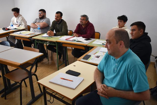 Arranca en el centro municipal de La Pilica un curso gratuito de electricidad de 120 horas - 2, Foto 2