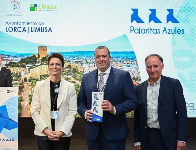 Lorca recibe la triple 'pajarita azul' de Aspapel por su trabajo para impulsar el reciclaje de papel y cartón - 1, Foto 1