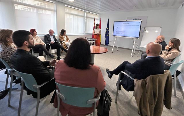 Salud y los colegios profesionales despliegan un plan para aumentar la cobertura de vacunación estacional en personal sanitario - 1, Foto 1