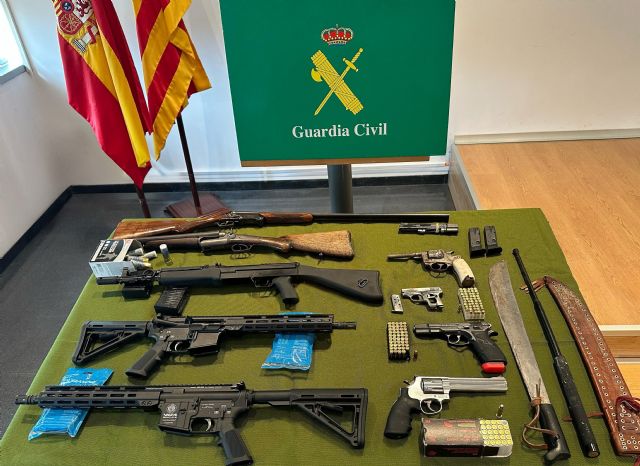 Desarticulada una organización criminal dedicada al tráfico de armas - 1, Foto 1