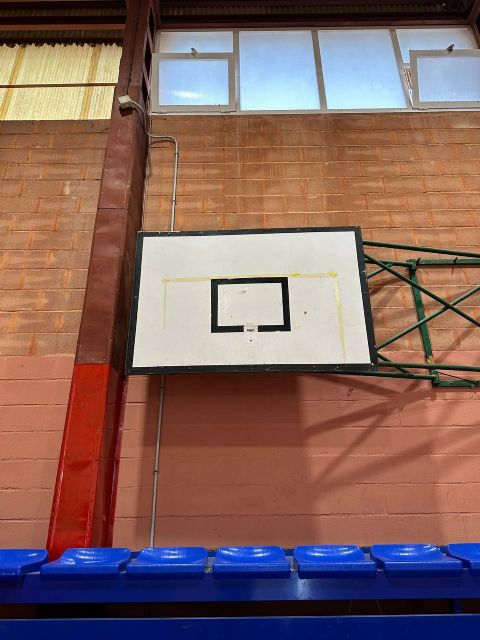 MC Cartagena exige una actuación integral ante el “abandono y la inseguridad” del pabellón de Barrio Peral - 3, Foto 3