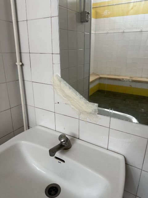 MC Cartagena exige una actuación integral ante el “abandono y la inseguridad” del pabellón de Barrio Peral - 4, Foto 4