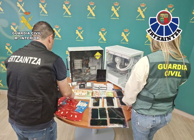 Detenidas dos personas en Alhama de Murcia por estafar cerca de 100.000 euros a un Ayuntamiento de Gipuzkoa y a una empresa murciana, Foto 5