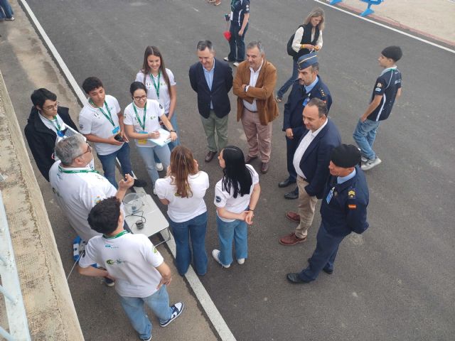 M�s de 80 estudiantes participan en la Base A�rea de Alcantarilla en la quinta edici�n del desaf�o CanSat de la Agencia Espacial Europea, Foto 3