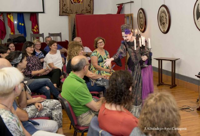 Humor y filosofía se dieron la mano en la obra teatral Té con Kant, del Mucho Más Mayo - 4, Foto 4