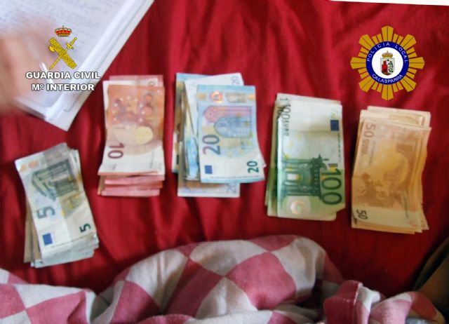 Desmantelan un nuevo punto de distribución y venta de drogas en Calasparra que abastecía a toda la comarca del Noroeste - 3, Foto 3