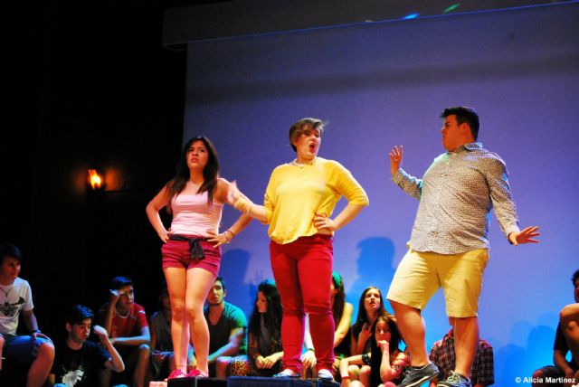 Premio Buero a la mejor creacin colectiva para el Taller Juvenil de la Escuela de Teatro de Alhama, Foto 3