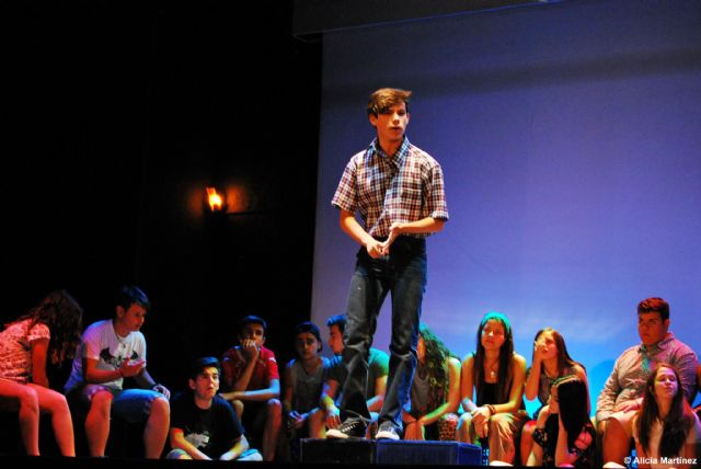 Premio Buero a la mejor creacin colectiva para el Taller Juvenil de la Escuela de Teatro de Alhama, Foto 4