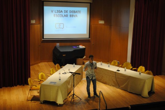 Un alumno de Torre Pacheco gana la V Edición del Concurso de Oratoria en castellano de la Liga de Debate BBVA - 1, Foto 1