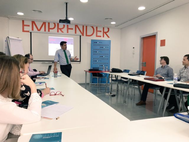 Una veintena de investigadores y doctores universitarios conocen las claves para crear una 'startup' biotecnológica - 1, Foto 1