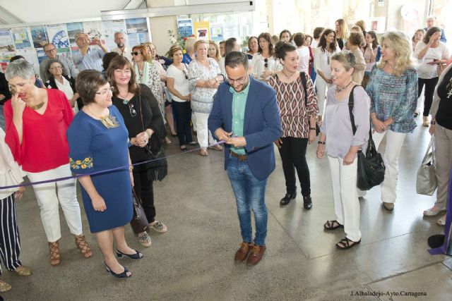 Las participantes en los talleres de Igualdad exponen sus trabajos - 1, Foto 1