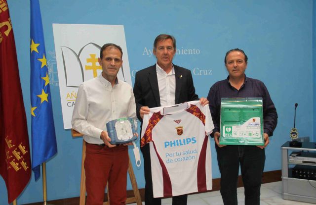 La Federación de Fútbol entrega al Ayuntamiento de Caravaca 7 desfibriladores para las instalaciones deportivas - 2, Foto 2