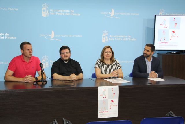 Los jóvenes de la parroquia organizan la I Olimpiada Solidaria en el polideportivo municipal - 1, Foto 1