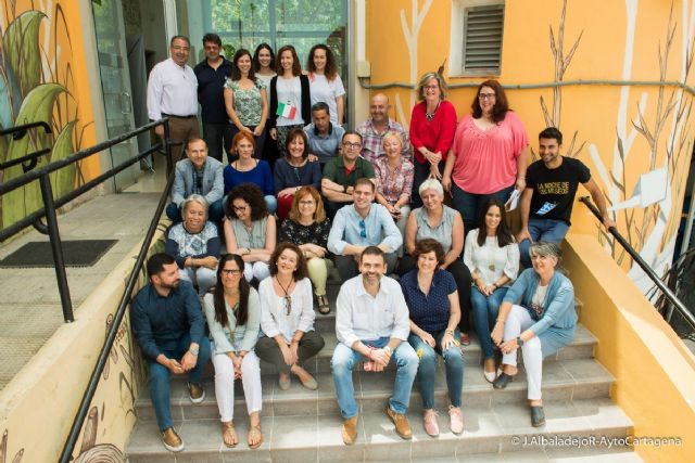 El alcalde felicita a los trabajadores y voluntarios por su trabajo en la Noche de los Museos 2017 - 1, Foto 1