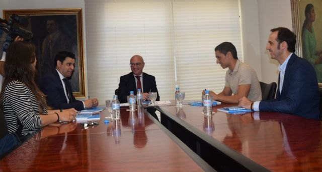 La Comunidad analiza con las asociaciones de autónomos las nuevas medidas para el colectivo que propone el Gobierno central - 1, Foto 1