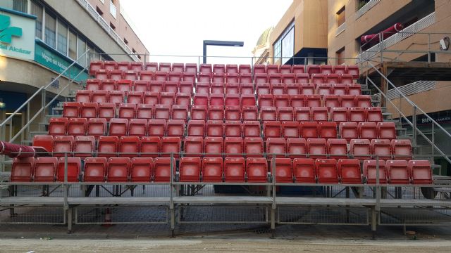 Antonio Meca preguntará en el pleno de mayo por el dinero recaudado de la venta de las tribunas de Semana Santa que vende el Ayuntamiento frente a la presidencia - 1, Foto 1