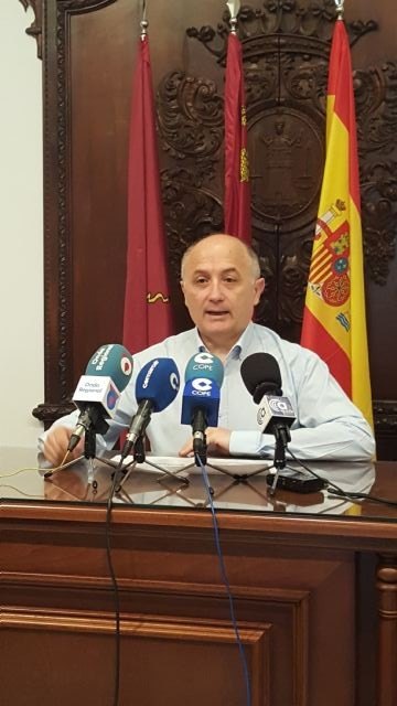 Antonio Meca durante la rueda de prensa celebrada en el consistorio, Foto 1
