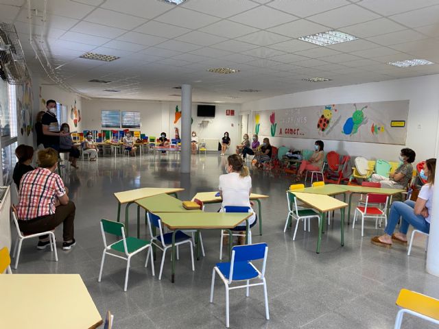 El concejal de Educación se reune con el equipo de la Escuela Infantil Colorines - 2, Foto 2