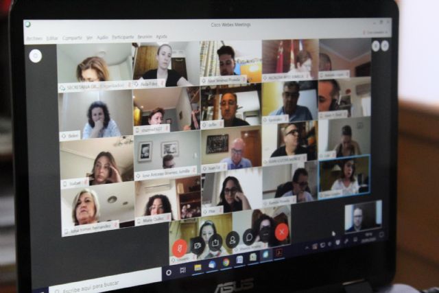 El pleno aprueba dejar en suspenso hasta fin de año la tasa de ocupación con mesas y sillas - 2, Foto 2