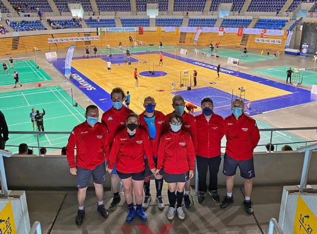 Colección de medallas del Bádminton Las Torres en la sexta prueba del campeonato de España - 2, Foto 2
