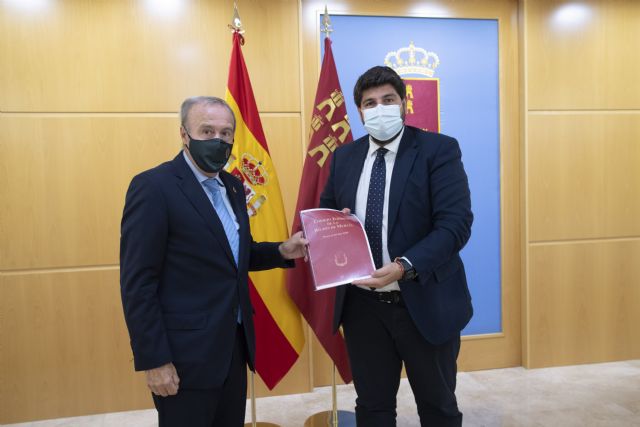 El Consejo Jurídico entrega su memoria anual al presidente de la Comunidad - 1, Foto 1