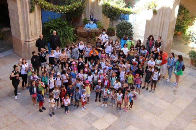 Los escolares disfrutan del recreo con María - 1, Foto 1