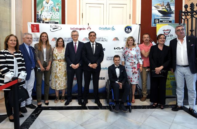 El Alcalde asiste a la I Gala Benéfica por la Esclerosis Múltiple - 1, Foto 1