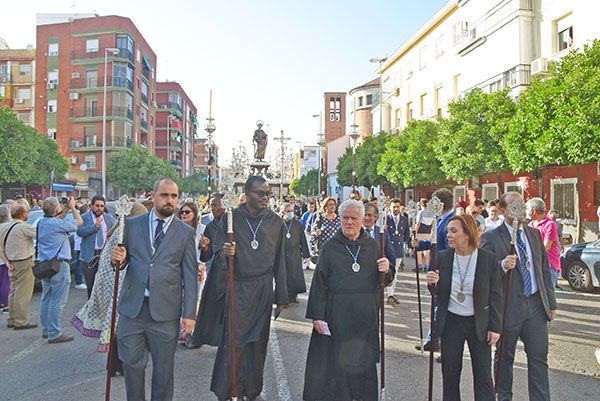 El carpintero más ilustre de la calle Arroyo recorrió la feligresía de la parroquia de San José Obrero en una emotiva procesión - 2, Foto 2