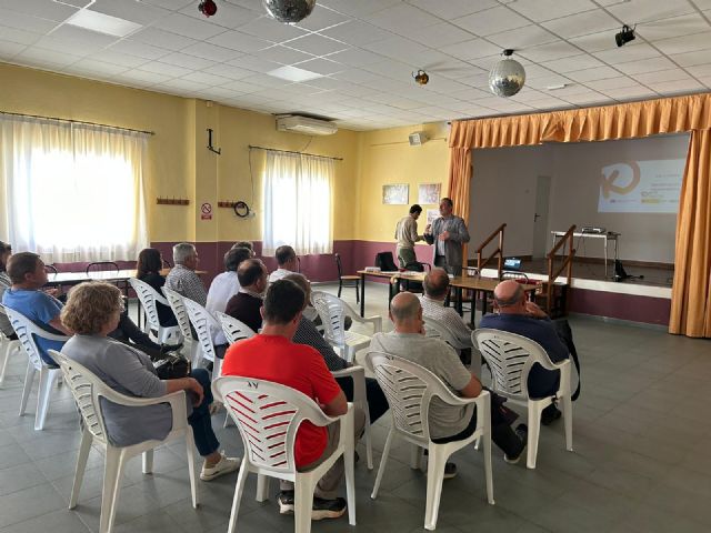 Más de 300 agricultores y ganaderos reciben asesoramiento de UPA-Murcia sobre el Kit Digital - 1, Foto 1