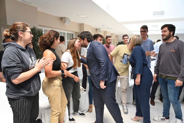 López Miras anuncia nuevas rutas y Tarjeta de Transporte Estudiantes con el 50 por ciento de descuento en trayectos de largo recorrido  para los jóvenes - 2, Foto 2