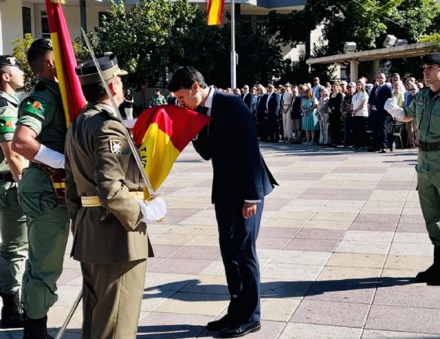 Molina de Segura celebra su primera jura de bandera para personal civil en un acto solemne en la Plaza de España - 1, Foto 1