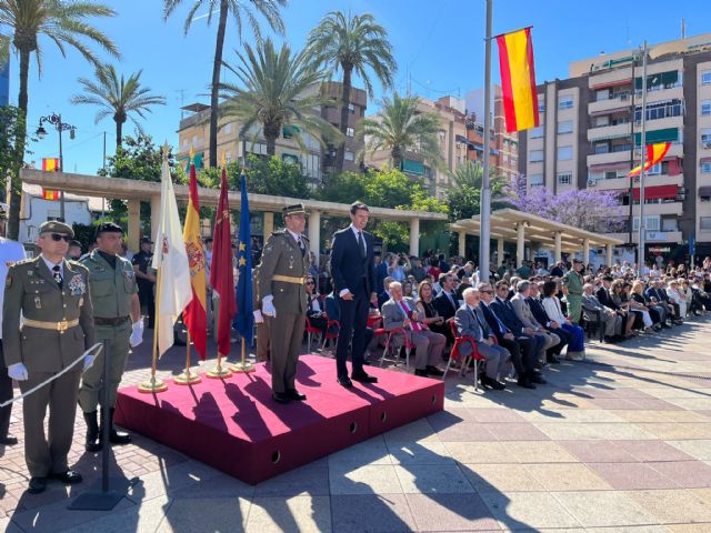Molina de Segura celebra su primera jura de bandera para personal civil en un acto solemne en la Plaza de España - 4, Foto 4