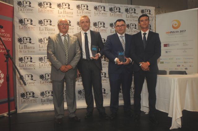 Los ingenieros técnicos industriales han galardonado a los socios fundadores de la empresa tecnológica murciana Proasistech creadora de una Red Social que permite chatear a las personas con las máquinas y edificios inteligentes - 1, Foto 1