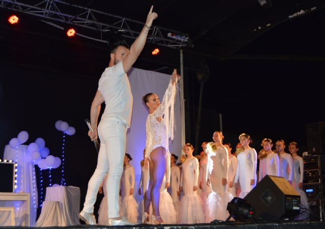 Los integrantes de la academia de danza 'Víctor Campos' protagonizan una gran jornada cultural - 1, Foto 1