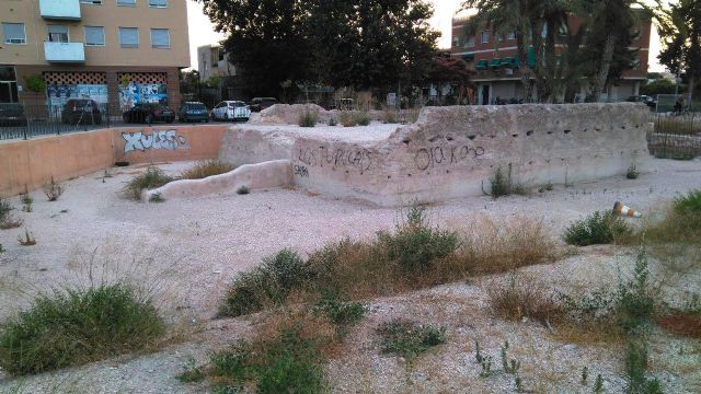 Huermur denuncia en la Guardia Civil el caos de la torre medieval de Zarandona - 1, Foto 1