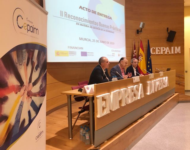 Reconocimiento a empresas e instituciones que implantan políticas internas de gestión de la diversidad - 1, Foto 1