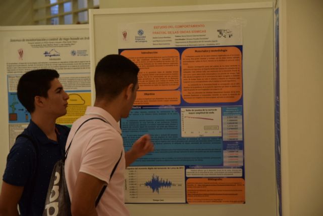 Estudiantes de Bachillerato tutorizados por la UPCT diseñan y construyen un laberinto para desaguar presas - 2, Foto 2