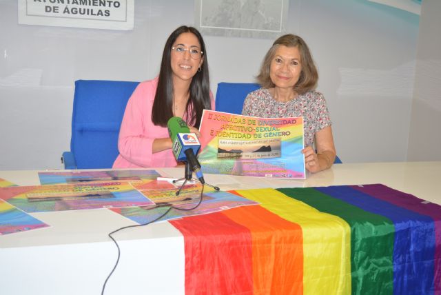 Bajo el lema Ama a quien quieras y sé lo que sientas. Águilas te quiere… se presentaba esta mañana el programa de actos con motivo del Orgullo LGTBIQ - 1, Foto 1