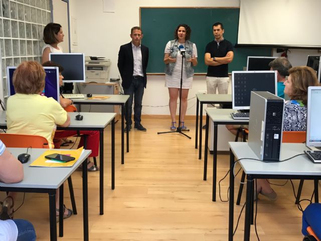 Iniciación a la Informática e Internet. Mayores descubren las Nuevas Tecnologías - 2, Foto 2