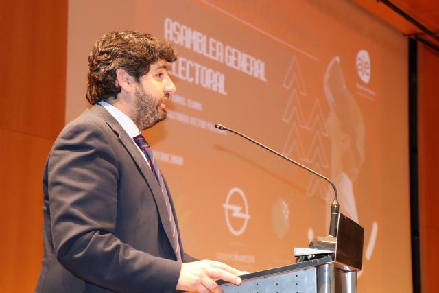 El presidente López Miras clausura la Asamblea Electoral de AJE - 3, Foto 3