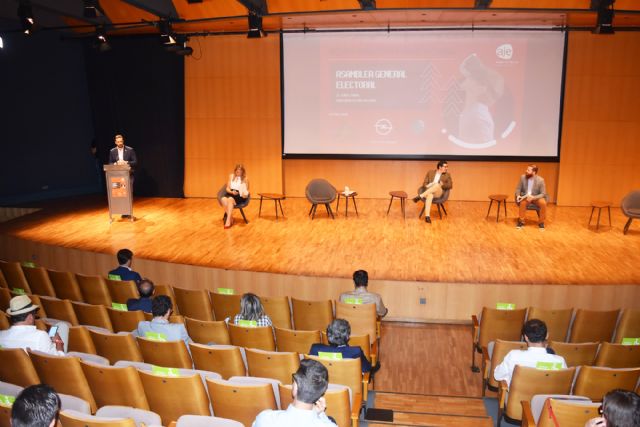 Ginés Ángel García, reelegido por aclamación presidente de AJE Región de Murcia - 1, Foto 1