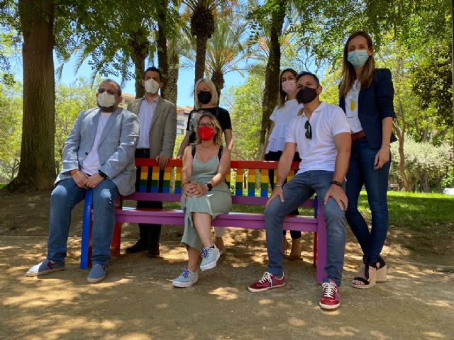 Joven Futura luce un grafiti para visibilizar los derechos LGTBI - 2, Foto 2