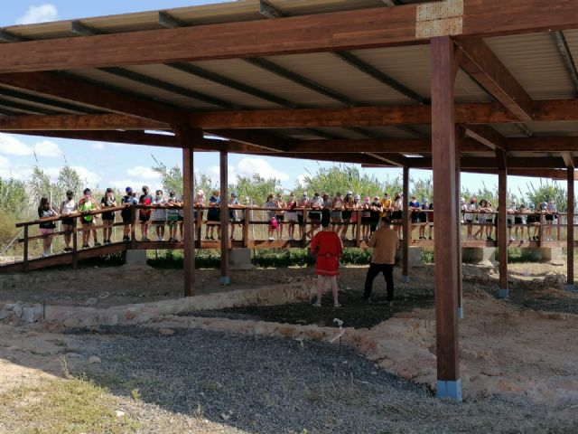 45 niños conocen el pasado romano de San Pedro del Pinatar en una visita teatralizada al yacimiento La Raya - 3, Foto 3