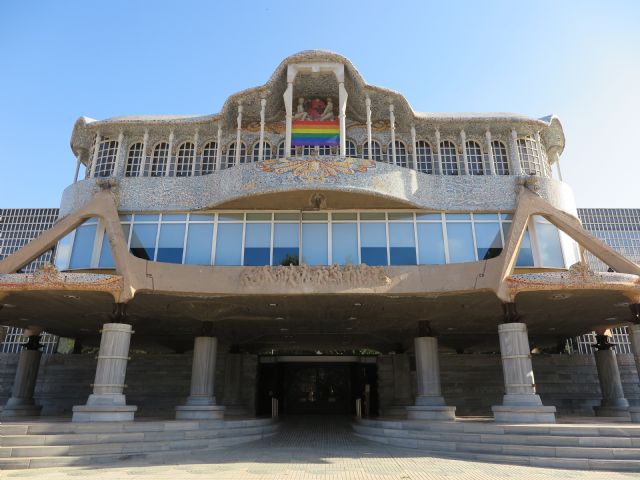 La bandera arcoiris ondeará el fin de semana en la Asamblea Regional con motivo del Día del orgullo LGTBI - 1, Foto 1