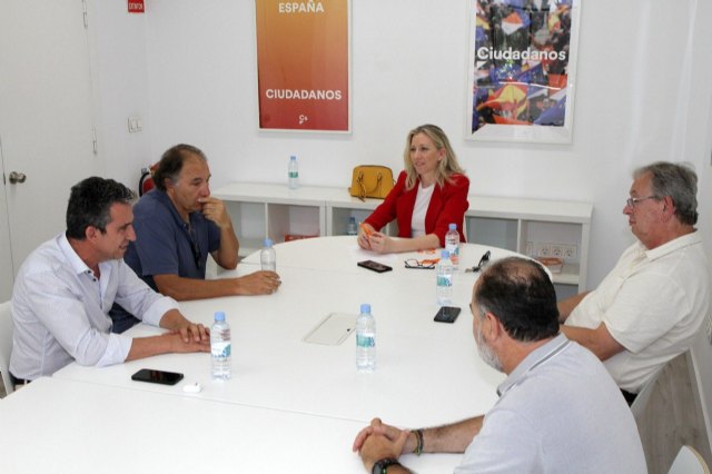 Ciudadanos y COAG reclaman apoyo para la sostenibilidad de la empresa familiar agraria en la Región de Murcia - 1, Foto 1