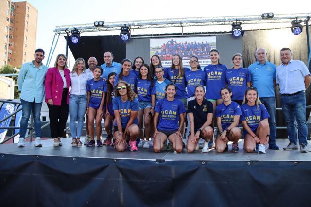 UCAM Atletismo Cartagena homenajea a sus atletas por el ascenso a División de Honor y la permanencia en Primera División con la presencia de la Alcaldesa Noelia Arroyo - 2, Foto 2