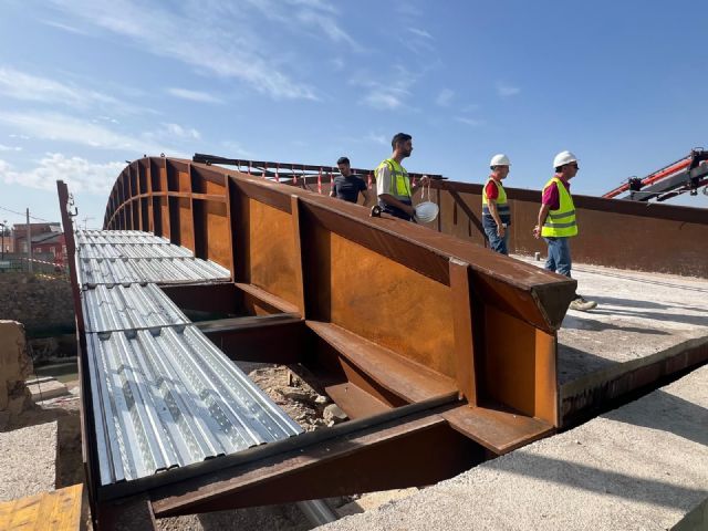 Las obras del puente de El Raal encaran su recta final con labores de hormigonado en la calzada - 2, Foto 2