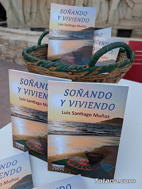 Soñando y viviendo: Luis Santiago presenta su legado poético tras 35 años de sueños y valentía, Foto 2