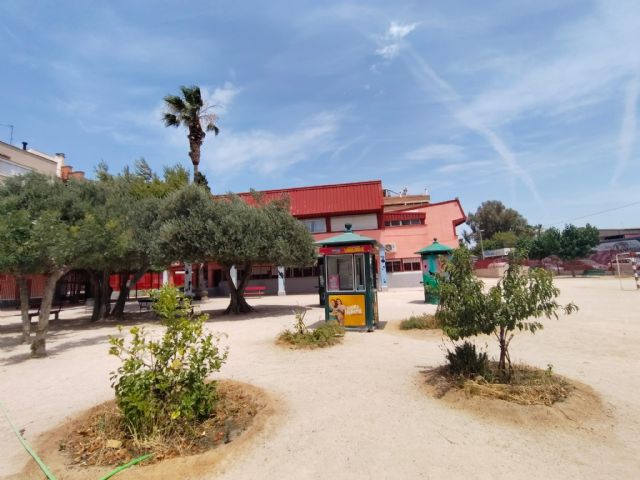 Renaturalizar patios escolares para combatir el calor: El Oasis del CEIP San P�o X